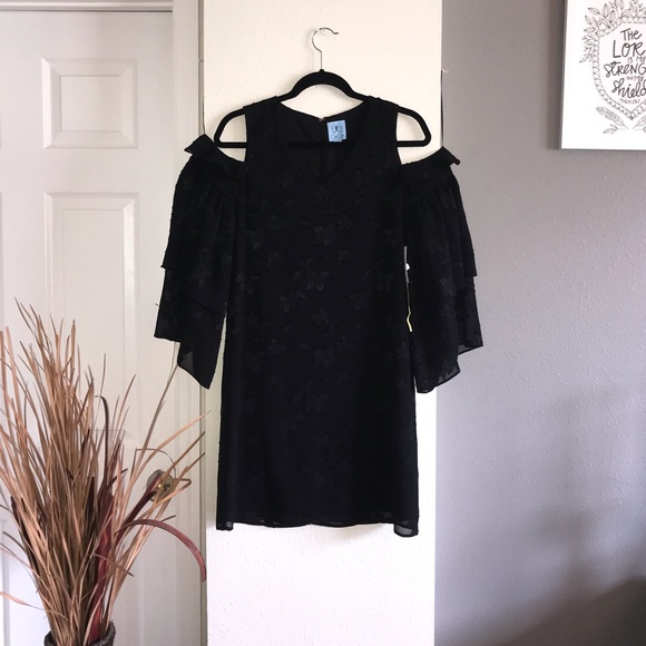 📫 SOLD 📫  CeCe Cold Shoulder Black Dress NWT - Picture 2 of 13